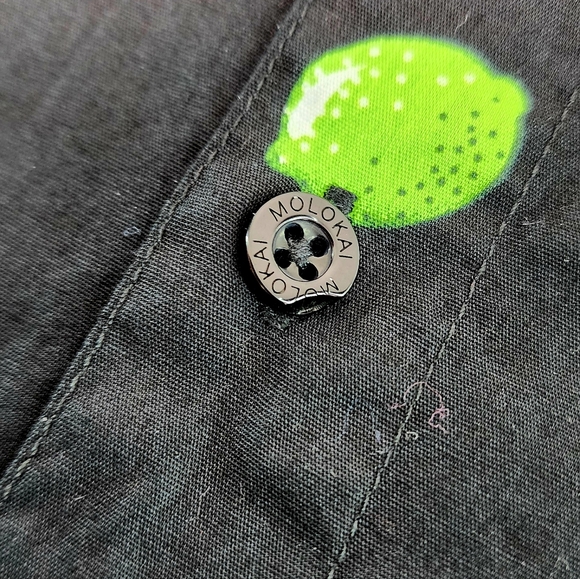 Molokai Surf Co Hawaiian drink & lime button-down relaxed fit shirt - Picture 8 of 9